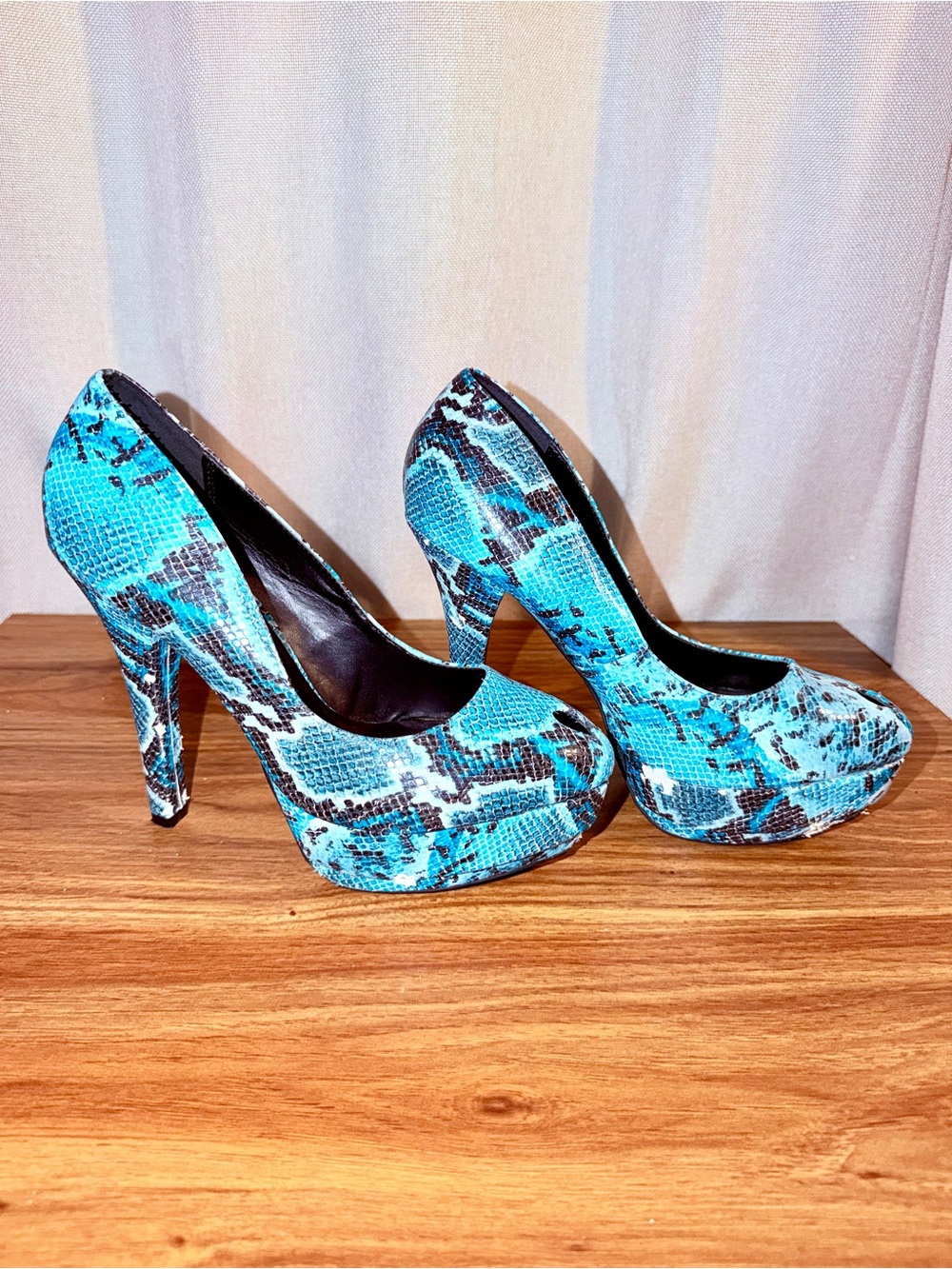 Michael Antonio Turquoise Snake-Print Platform Stilettos